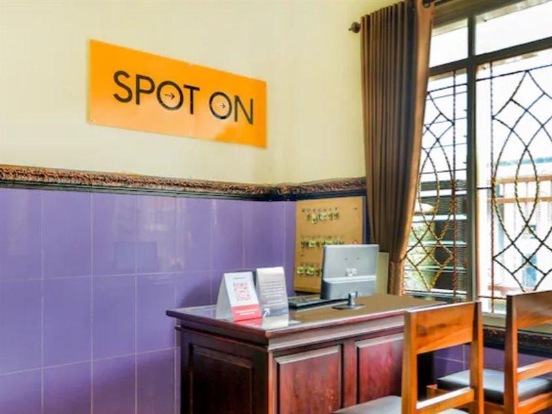 Hotel Spot On 1870 Graha Batu Mulia Exterior foto