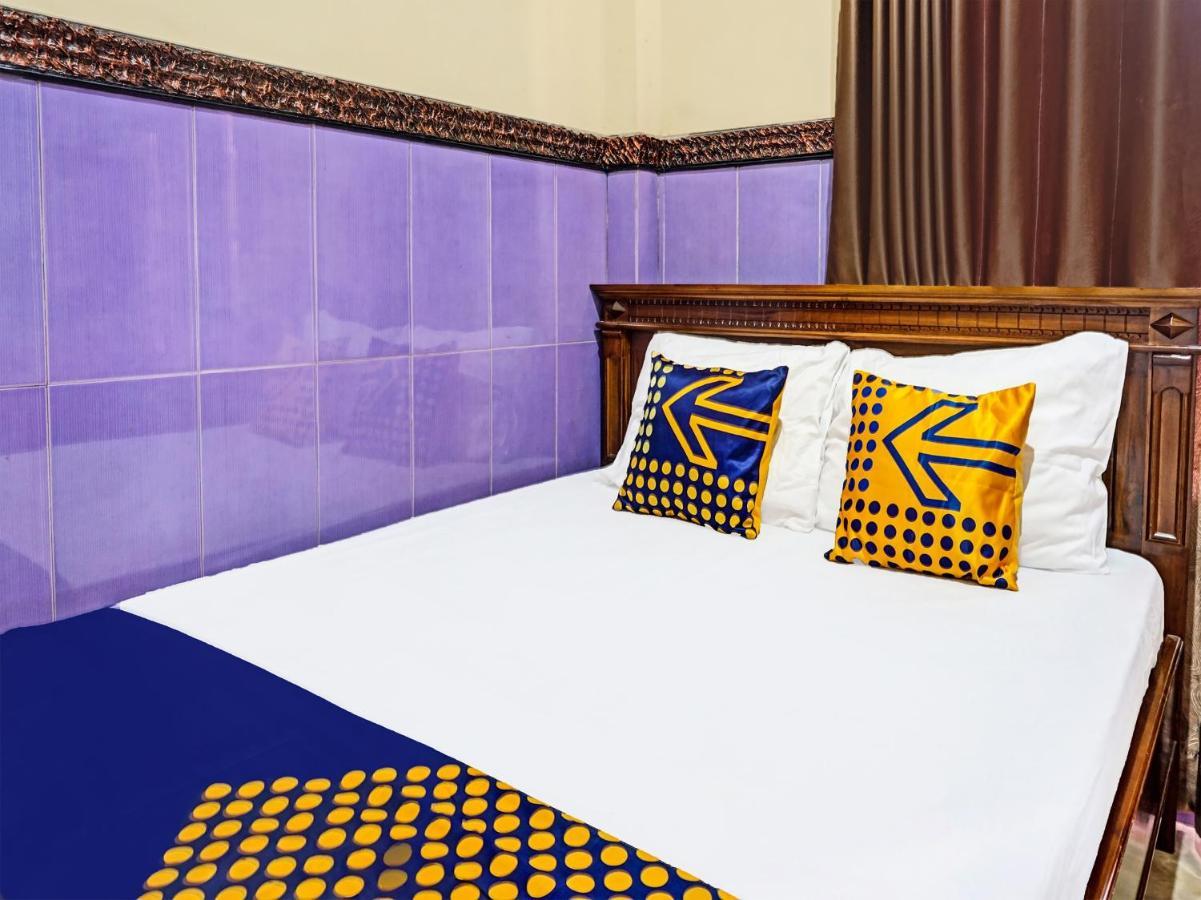 Hotel Spot On 1870 Graha Batu Mulia Exterior foto