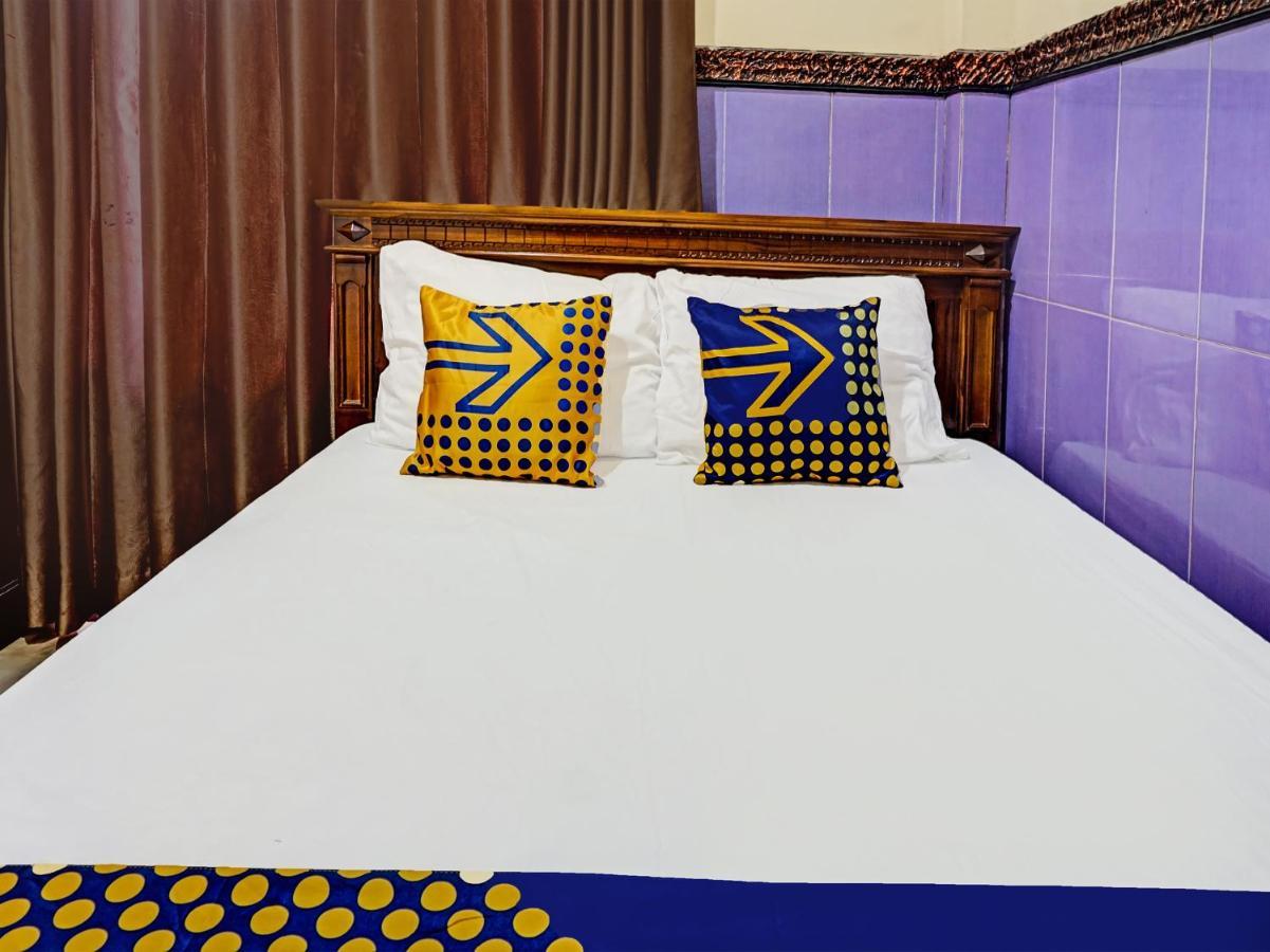 Hotel Spot On 1870 Graha Batu Mulia Exterior foto